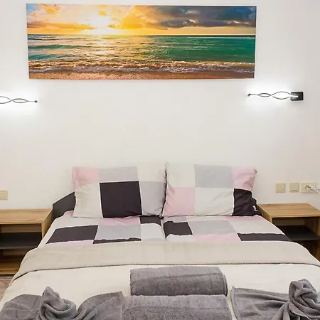Two Identical Designer 2Bd Flats With Sea View In Balchik By Flat Mаnager Apartment Exterior photo
