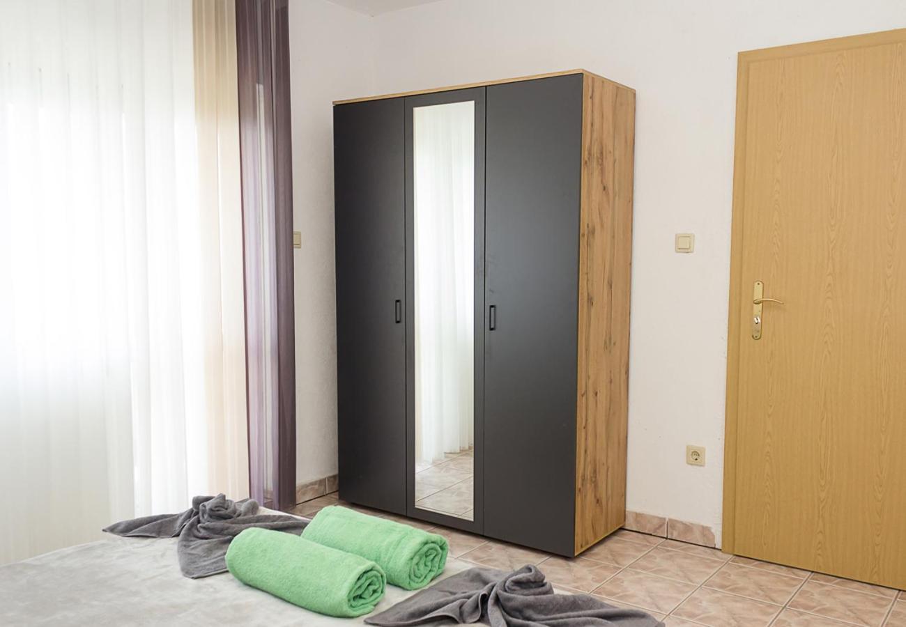 Two Identical Designer 2bd Flats With Sea View In By Flat Mаnager