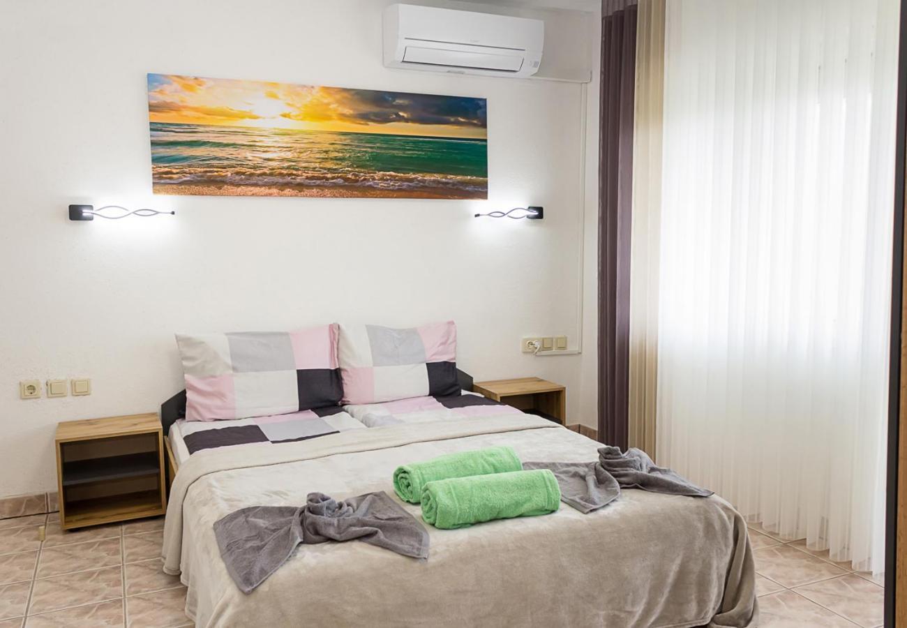 Two Identical Designer 2bd Flats With Sea View In By Flat Mаnager *