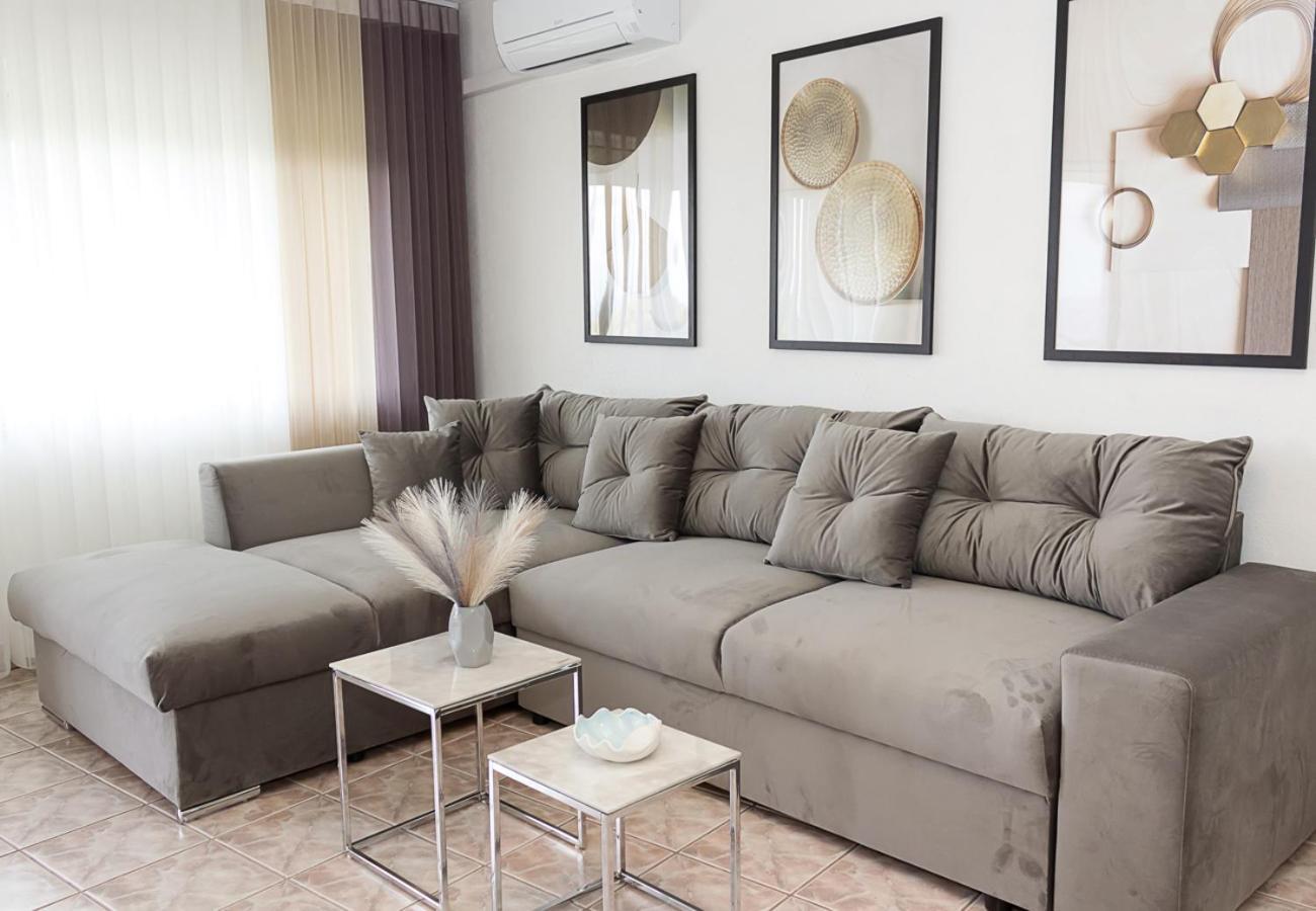 Apartament Two Identical Designer 2bd Flats With Sea View In By Flat Mаnager *